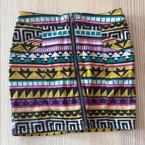 Divided Multicolor Geometric Mini Skirt